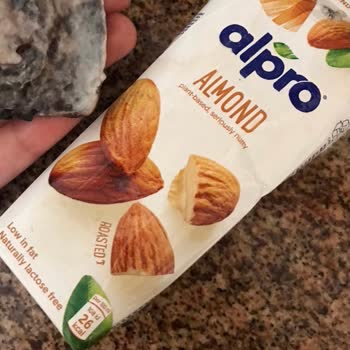 Alpro Süt Alpro Tarihi Geçmemiş Bozuk Süt