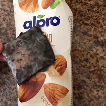 Alpro Süt Alpro Tarihi Geçmemiş Bozuk Süt