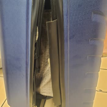 Carrefour Denizli Şubesinden Aldığım Wogard Markalı Valiz Paramparça Oldu