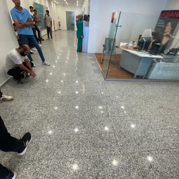 Akbank Albank Kızıltepe Şubesi Bireysel Sanki Zorla Çalıştırılıyor Gibi...