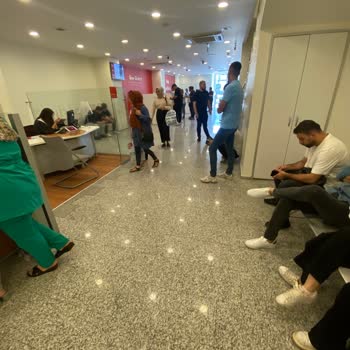 Akbank Albank Kızıltepe Şubesi Bireysel Sanki Zorla Çalıştırılıyor Gibi...