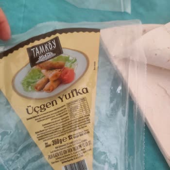 Unmaş Unlu Mamüller Şok Marketten Aldığım Tamköy Markalı Yufkadan Kıl Çıktı.