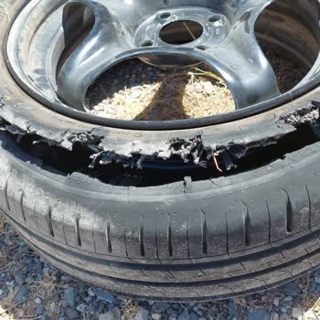 Dacia Sandero Lastik Problemi