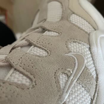 Sneaks Up Defolu Ürün Gönderme