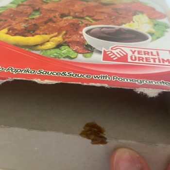 Şekeroğlu Baharat Şekeroğlu Sıra Çiğ Köfte Setinin Sosları Akmış Ve Kullanılmaz Haldeydi