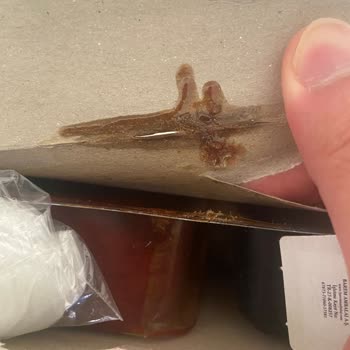 Şekeroğlu Baharat Şekeroğlu Sıra Çiğ Köfte Setinin Sosları Akmış Ve Kullanılmaz Haldeydi