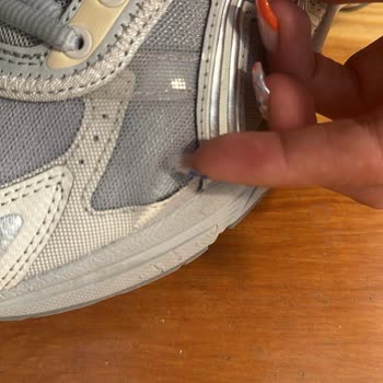 Asics Mağdur Ediyor