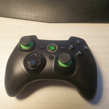 Monster Pusat Pro Gamepad Analog Pedi Yırtıldı, Yedek Parça Temini Yok