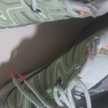 Adidas Spor Ayakkabı 3 Giyimde Yırtıldı