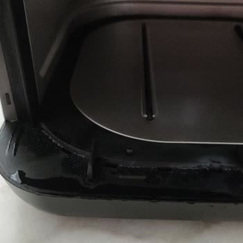 Luxell Airfryer İçinde Pişirme Sonrası Su Birikiyor