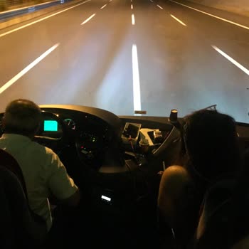 Villa Seyahat Şoför Sigara İçiyor