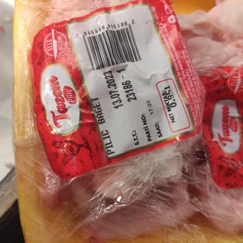 BİM Tavuğun Yarısı Kullanılamaz Halde