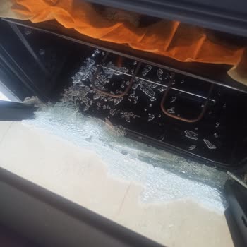 Sıfır Alınan Kumtel Setin Fırın Camı Patlaması