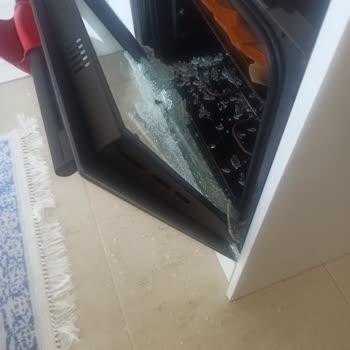 Sıfır Alınan Kumtel Setin Fırın Camı Patlaması