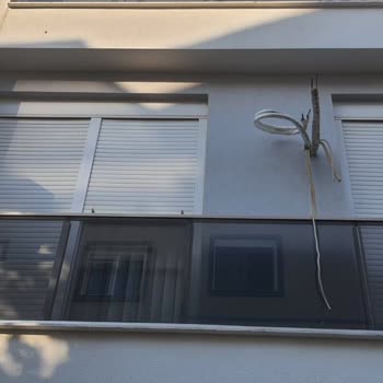 Beko Klima Tesisatı Olan Odaya Klima Takmak İçin Duvara Yeni Delik Delmek