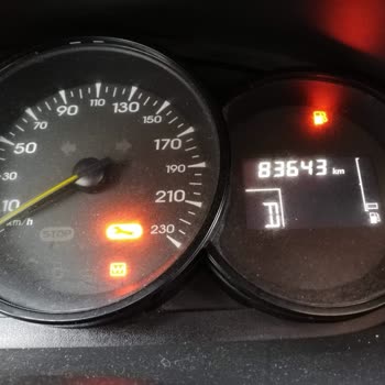 Renault Araç Hatası (Araç Yolda Saniyelik Kendini Kesiyor)