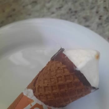 Cornetto Dondurmadan Kıl Çıktı