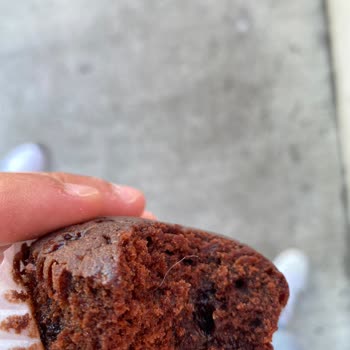 Eti Browni Gold Kek Kıl Çıktı