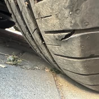 Goodyear İlgisizlik Ve Lastik Yarılması