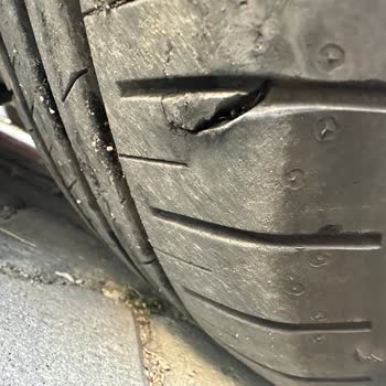 Goodyear İlgisizlik Ve Lastik Yarılması