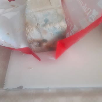 Pakmaya Küflü Çıkan Malzeme