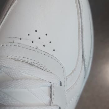 Skechers Ayakkabı Birkaç Giyimde Yırtıldı.