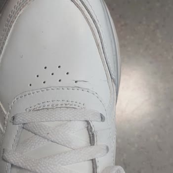 Skechers Ayakkabı Birkaç Giyimde Yırtıldı.