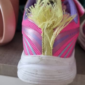 Skechers Sitesinden Aldığım Çocuk Ayakkabısı Kısa Sürede Söküldü