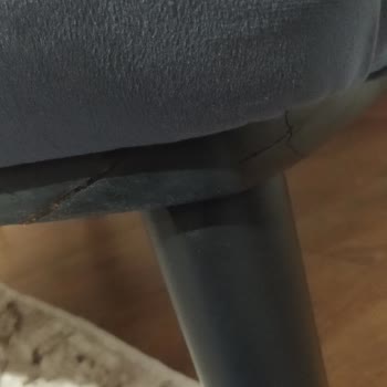 Kırca Mobilya Kırık Soyulmuş Ürün Gönderdi