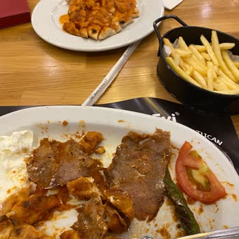 Bursa Kebap Evi Pideler Taş Gibi