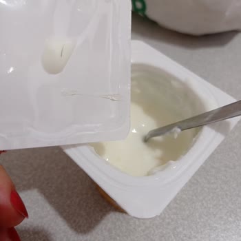 Danone Tikveşli Activia Yoğurttan Kıl Çıktı!