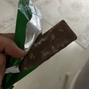 Beyoğlu Çikolata Fıstıklım Çikolatası Beyazlaşması