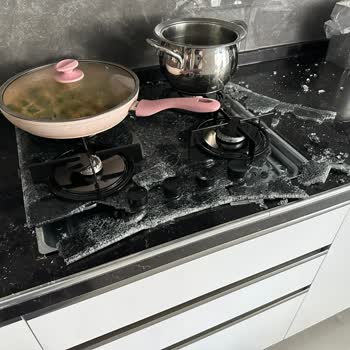 Hoover Ocak Camı Patladı