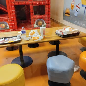 Burger King Mekan Temizliği Çok Kötü