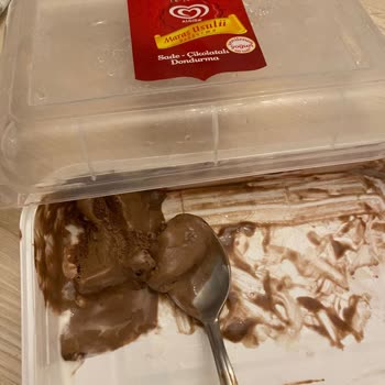 Algida Dondurmadan Plastik Parçaları Çıktı