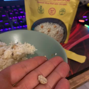 Tada Hazır Yemek İçinden Taş Çıktı!