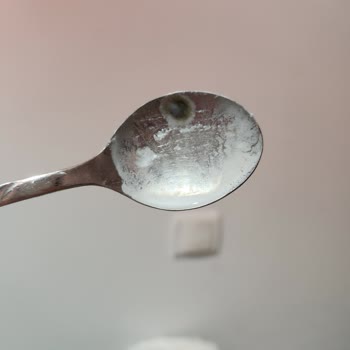 İçim Ayranın İçinden Küf Çıktı