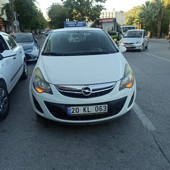 Seçkin Sürücü Kursu (Denizli) Daha Araç Nasıl Park Edilir Onu Bilmiyor!