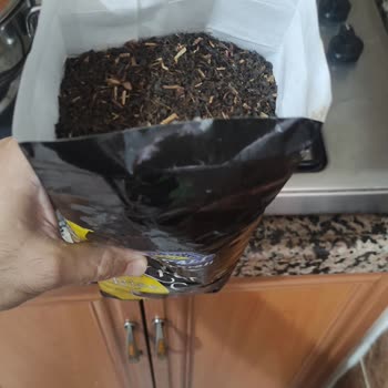 Karaali Çayın İçindeki Saman Parçaları