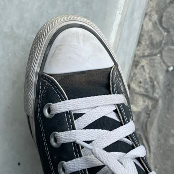 Siyah Converse Renk Solması