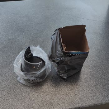 MNG Kargo Parçalanmış Paketi Kapıya Bıraktı