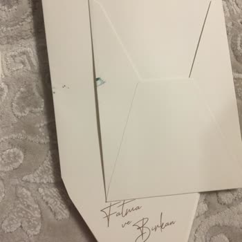 Esra Kağıtçılık Lekeli Hatalı Davetiye!