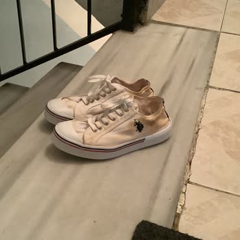 U. S. Polo Assn. Ayakkabının Renk Akıtması
