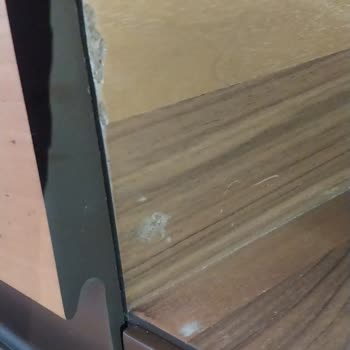 Vivense Teslimat ve Kurulumunu Yaptıkları TV Ünitesi Hasarlı