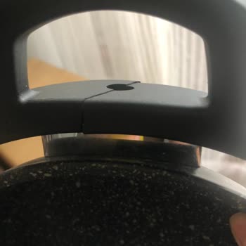 Emsan Tava Sapı Kırık Geldi. Değişim Yok İade Var Denildi.