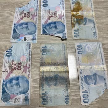 Akbank ATM Yırtık Para Verdi