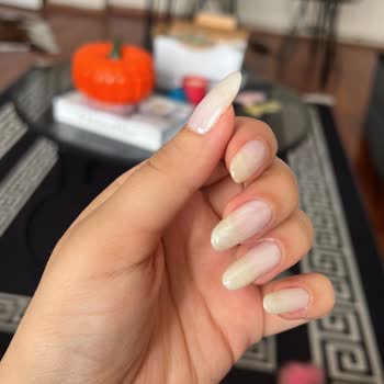 Hk Nail Studio (Beylikdüzü) Çok Amatörce İşlem Yapıyorlar