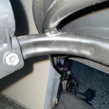 Ayhan Çocuk Sitesinden Alınan Bebek Arabası Ön Tekerlek Demiri