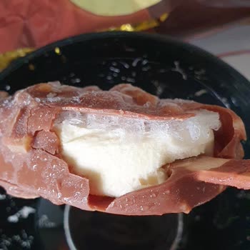 Magnum Mini Tüketim Tarihi Geçmemesine Rağmen Bozuk Çıktı