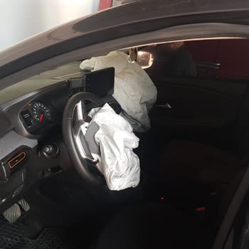 2021 Dacia Sandero Airbag Ve Komple Gövde Sorunu